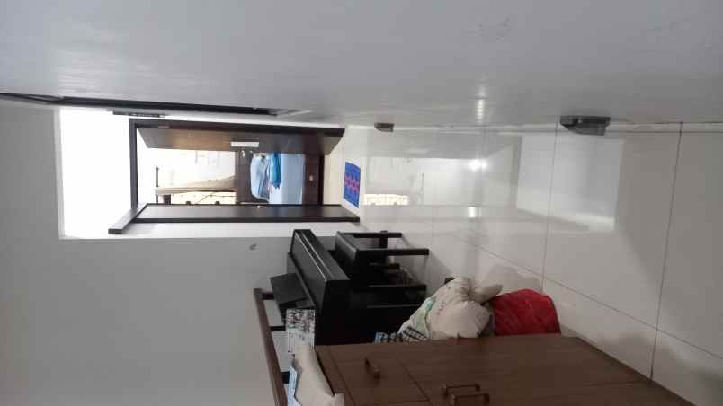 dijual rumah jln gondang dia menteng