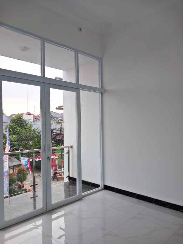 dijual rumah jln mayang pratama