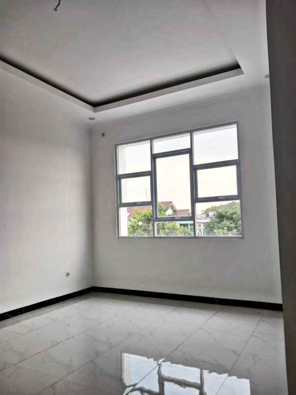 dijual rumah jln mayang pratama