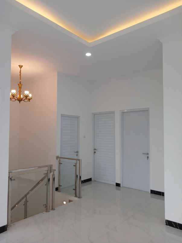 dijual rumah jln mayang pratama