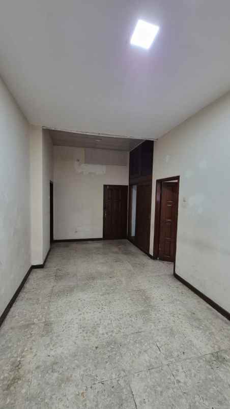 dijual rumah jln pramuka jaya sari salemba