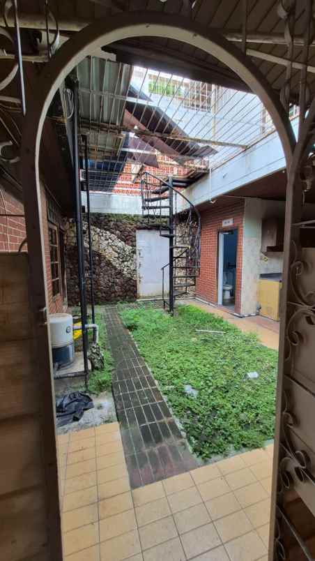 dijual rumah jln pramuka jaya sari salemba