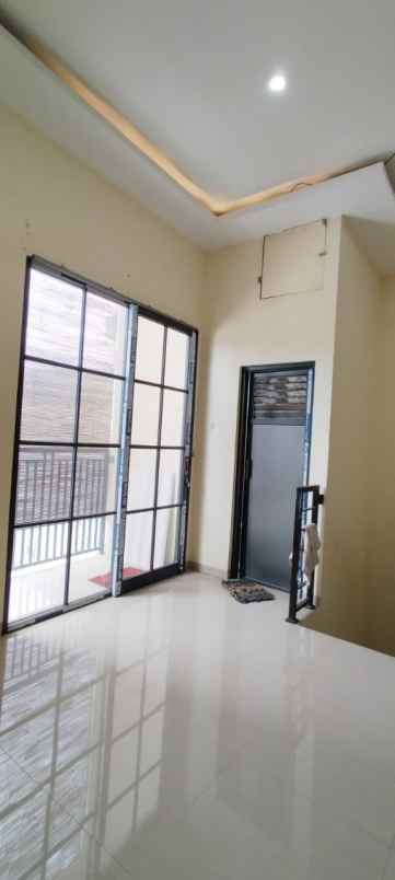 dijual rumah kalilom lor timur