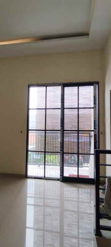 dijual rumah kalilom lor timur