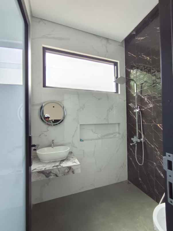 dijual rumah kaliurang km 10