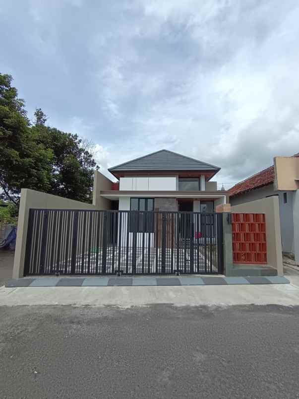 dijual rumah kaliurang km 10