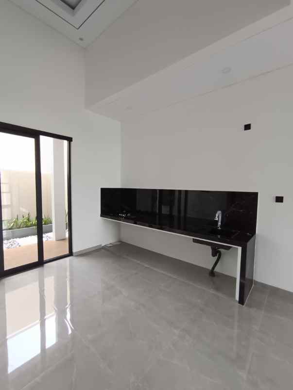 dijual rumah kaliurang km 10