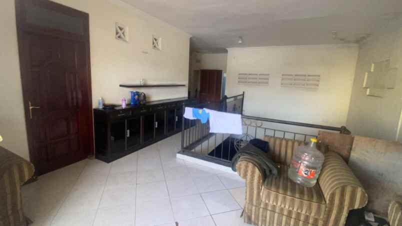 dijual rumah karang asem