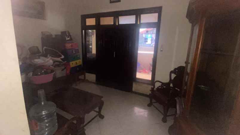 dijual rumah karang asem