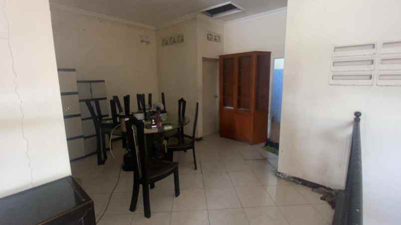 dijual rumah karang asem