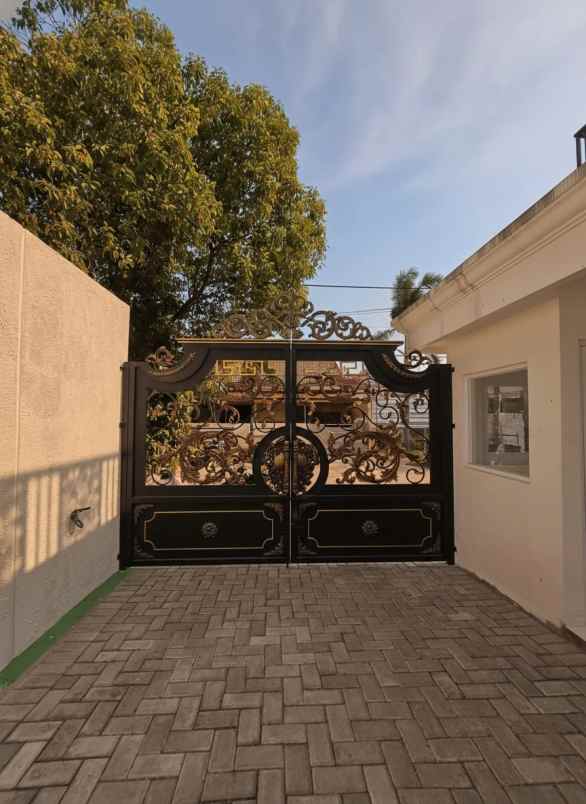 dijual rumah kayu putih jakarta timur