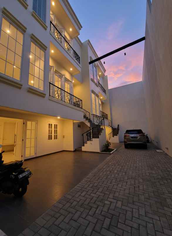 dijual rumah kayu putih jakarta timur