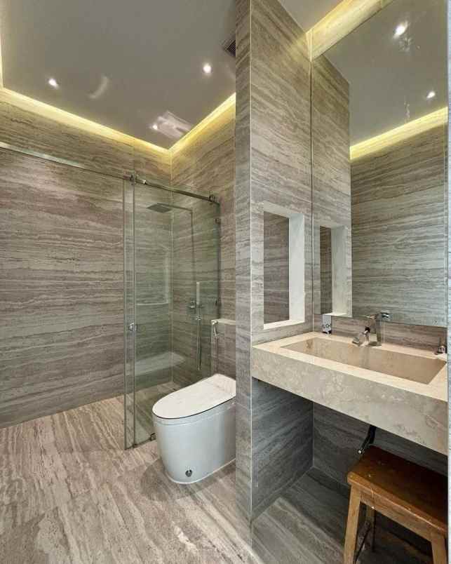 dijual rumah kebayoran baru