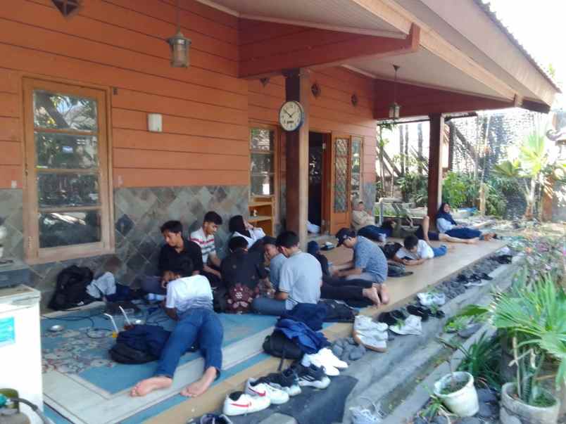 dijual rumah kebonsari lvk