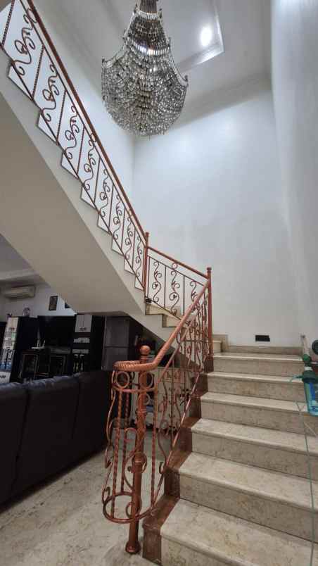 dijual rumah kelapa nias kelapa gading