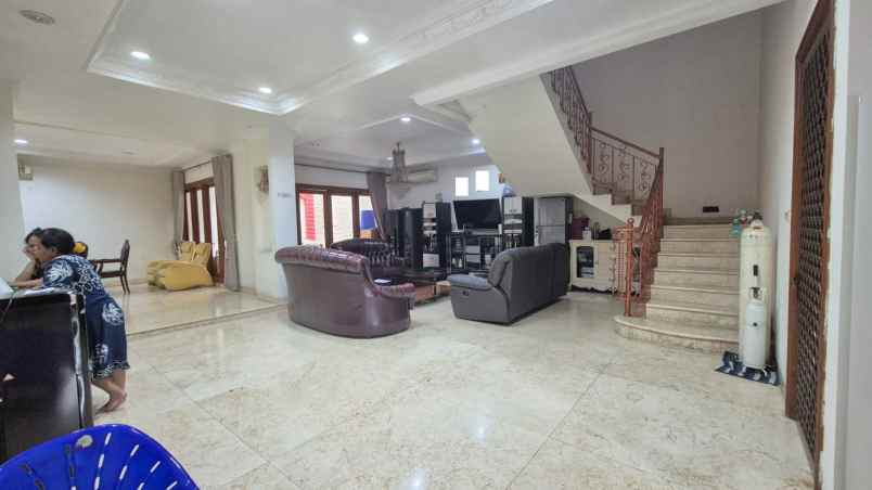 dijual rumah kelapa nias kelapa gading