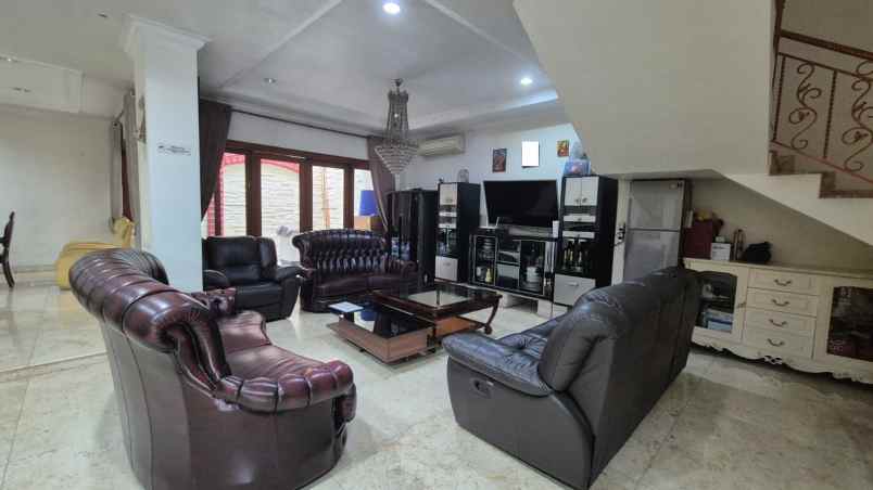 dijual rumah kelapa nias kelapa gading