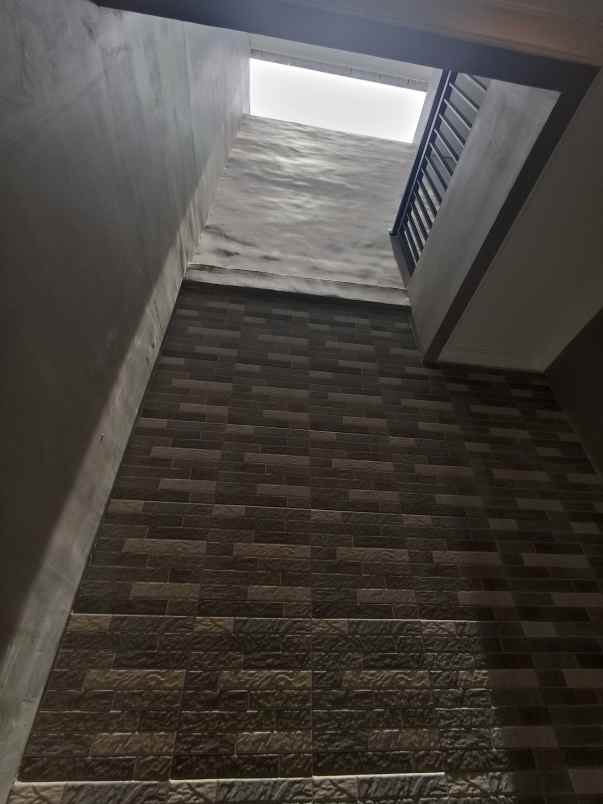 dijual rumah klampis