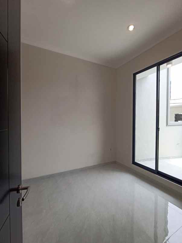 dijual rumah klampis