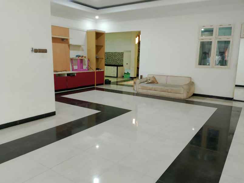 dijual rumah klender