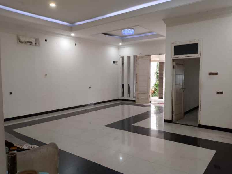 dijual rumah klender