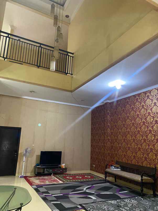 dijual rumah kompkek wijaya kusuma