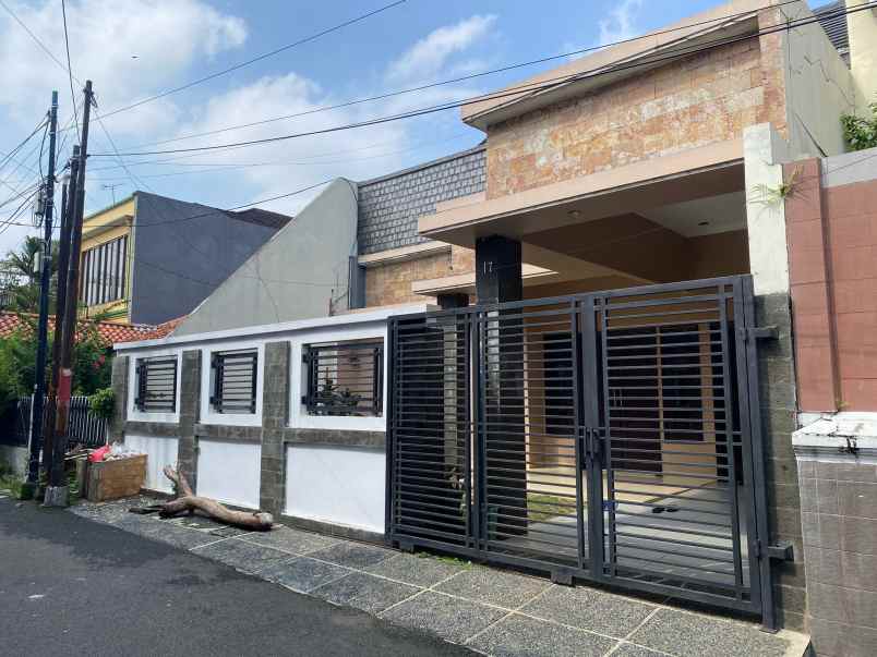 dijual rumah kompkek wijaya kusuma