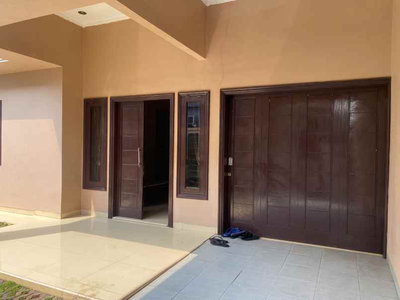 dijual rumah kompkek wijaya kusuma