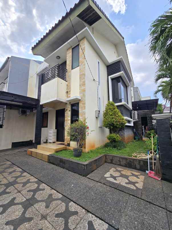 dijual rumah komplek billymoon pondok