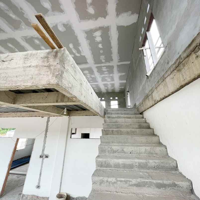 dijual rumah komplek bumi rengganis