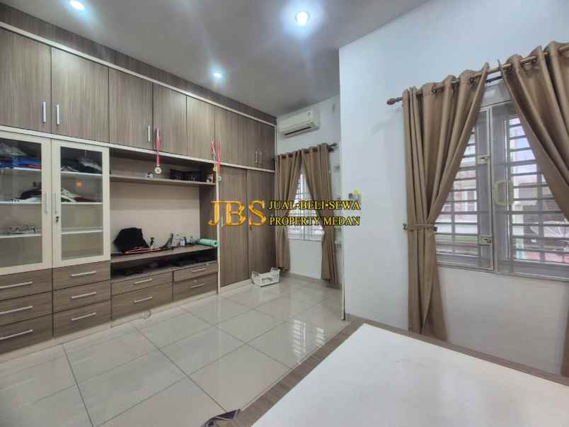 dijual rumah komplek cemara asri jalan