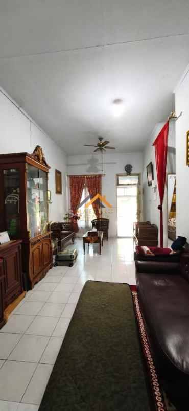 dijual rumah komplek cemara hijau jalan