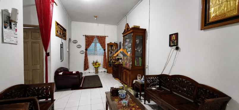 dijual rumah komplek cemara hijau jalan