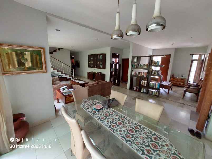 dijual rumah komplek cigadung