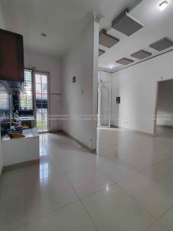 dijual rumah komplek citra garden