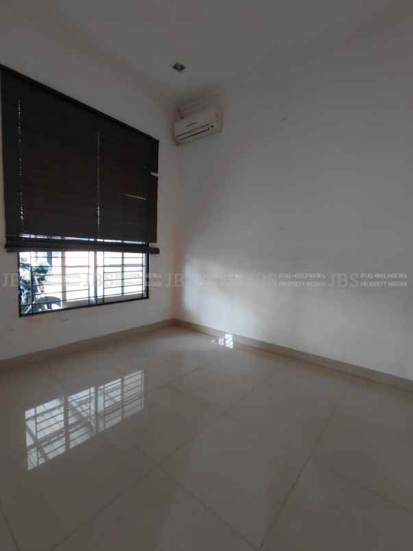 dijual rumah komplek citra garden