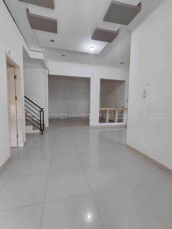 dijual rumah komplek citra garden