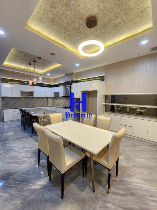 dijual rumah komplek citraland gama