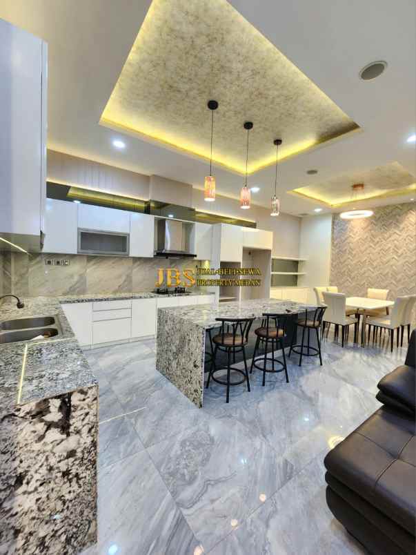 dijual rumah komplek citraland gama