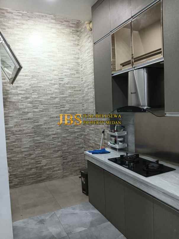 dijual rumah komplek citraland gama