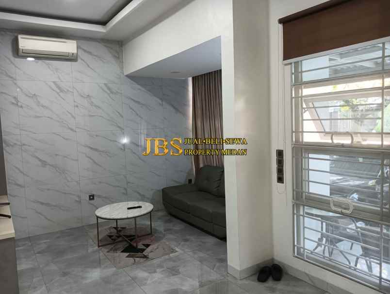 dijual rumah komplek citraland gama