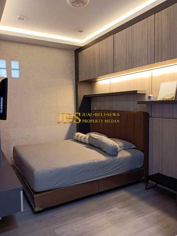 dijual rumah komplek citraland gama