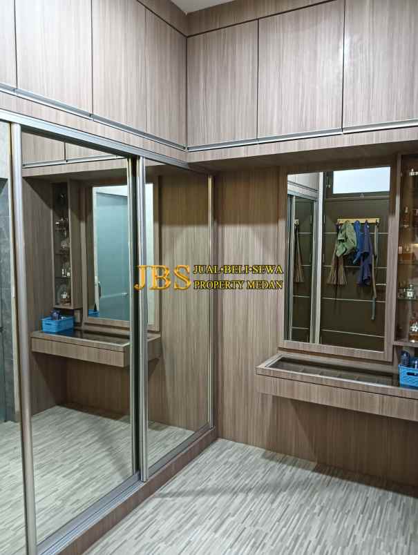 dijual rumah komplek citraland gama