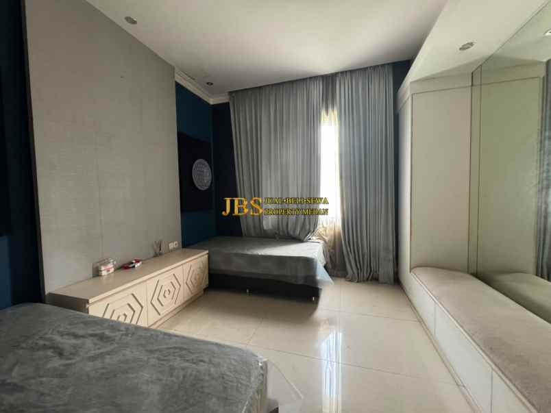 dijual rumah komplek citraland gama