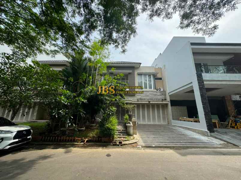 dijual rumah komplek citraland gama