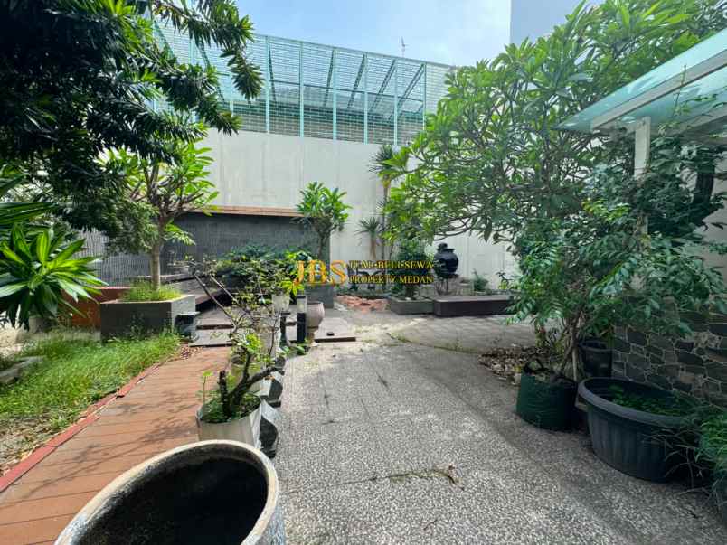 dijual rumah komplek citraland gama