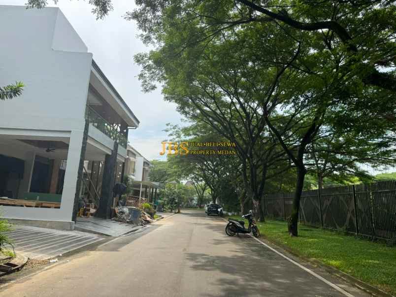 dijual rumah komplek citraland gama