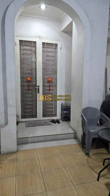 dijual rumah komplek citraland gama