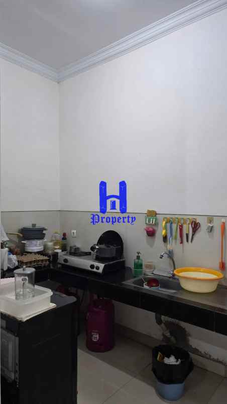 dijual rumah komplek citraland gama
