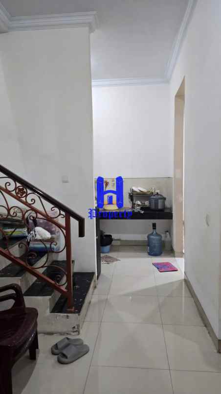 dijual rumah komplek citraland gama